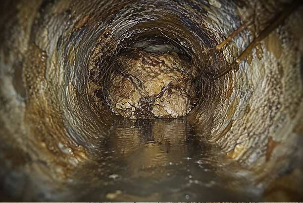 Canalisation bouchée à répétition : quelles sont les vraies causes ?